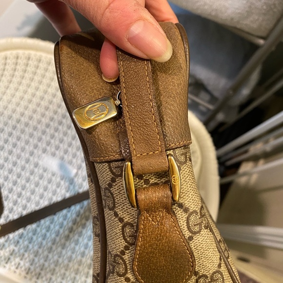VINTAGE GUCCI CROSSBODY - Picture 8 of 14